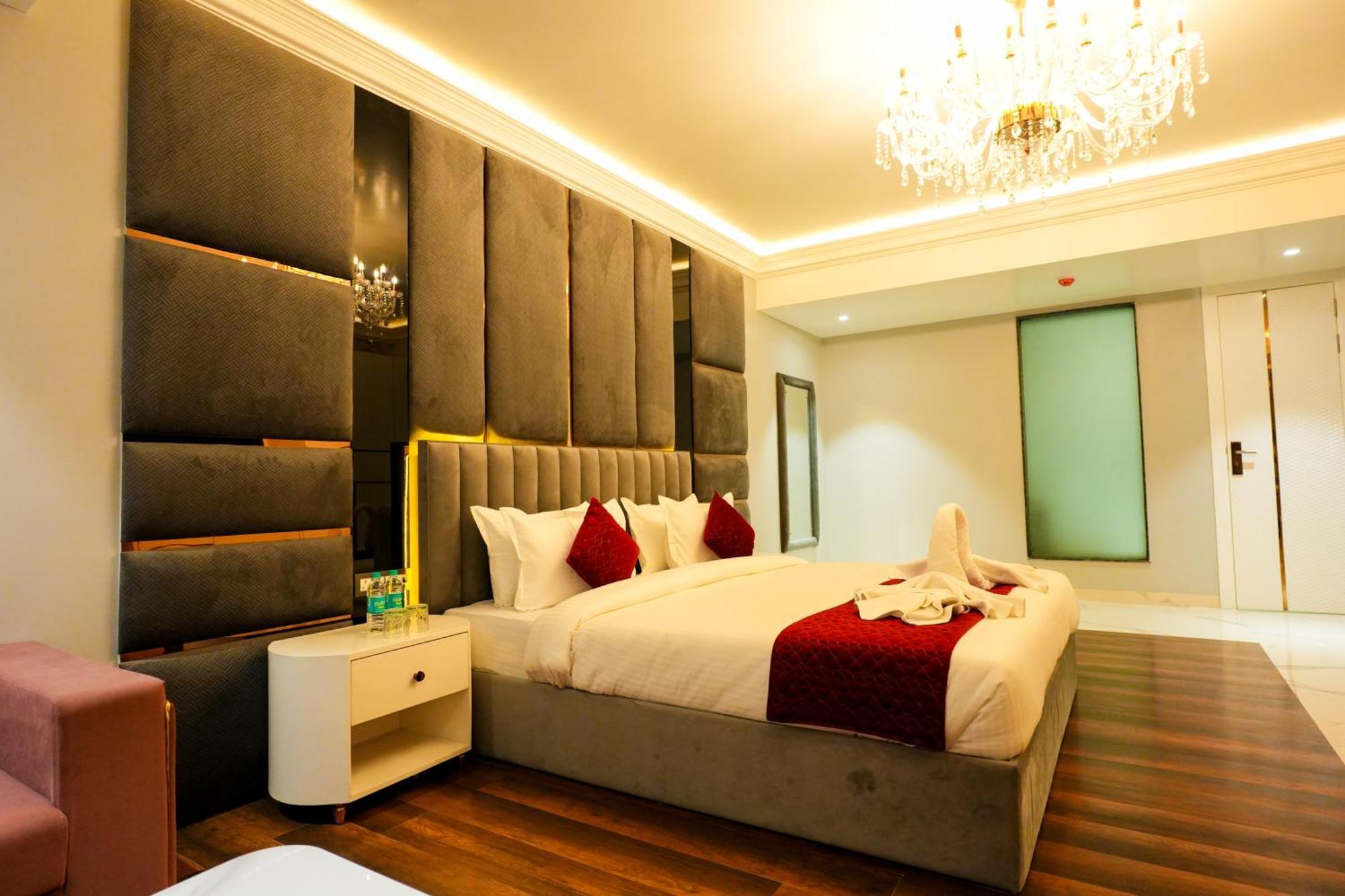 Hotel Adsan Heights Gajraula Exterior photo