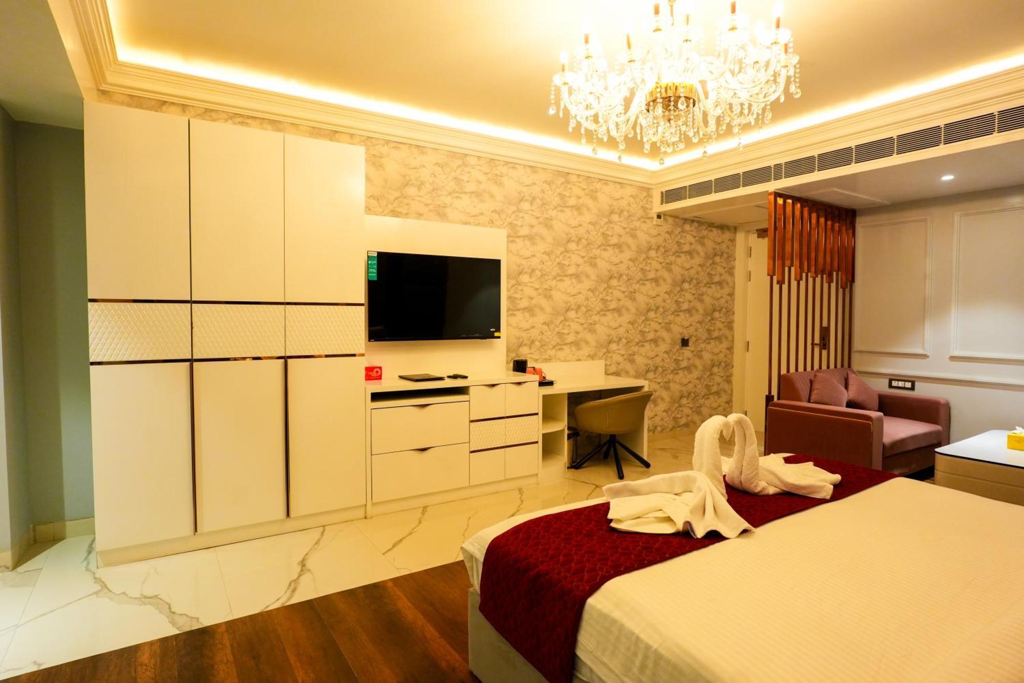 Hotel Adsan Heights Gajraula Exterior photo