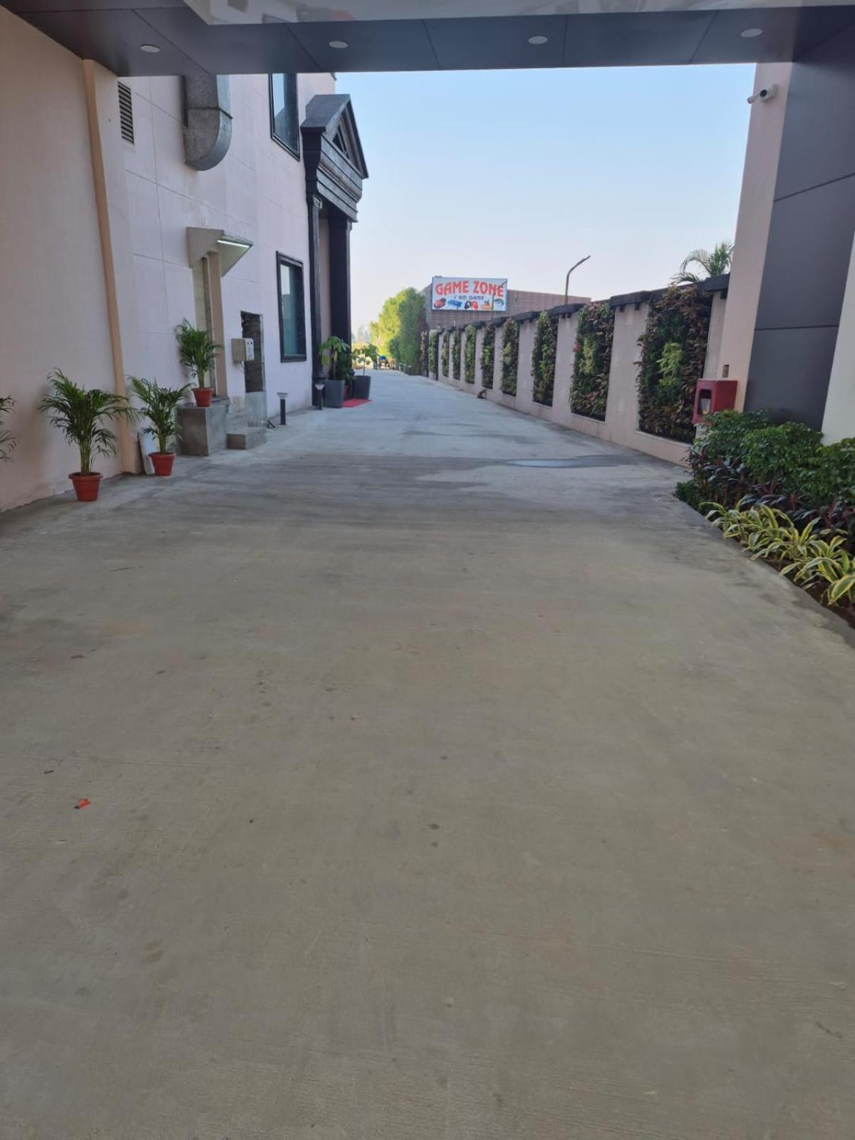 Hotel Adsan Heights Gajraula Exterior photo