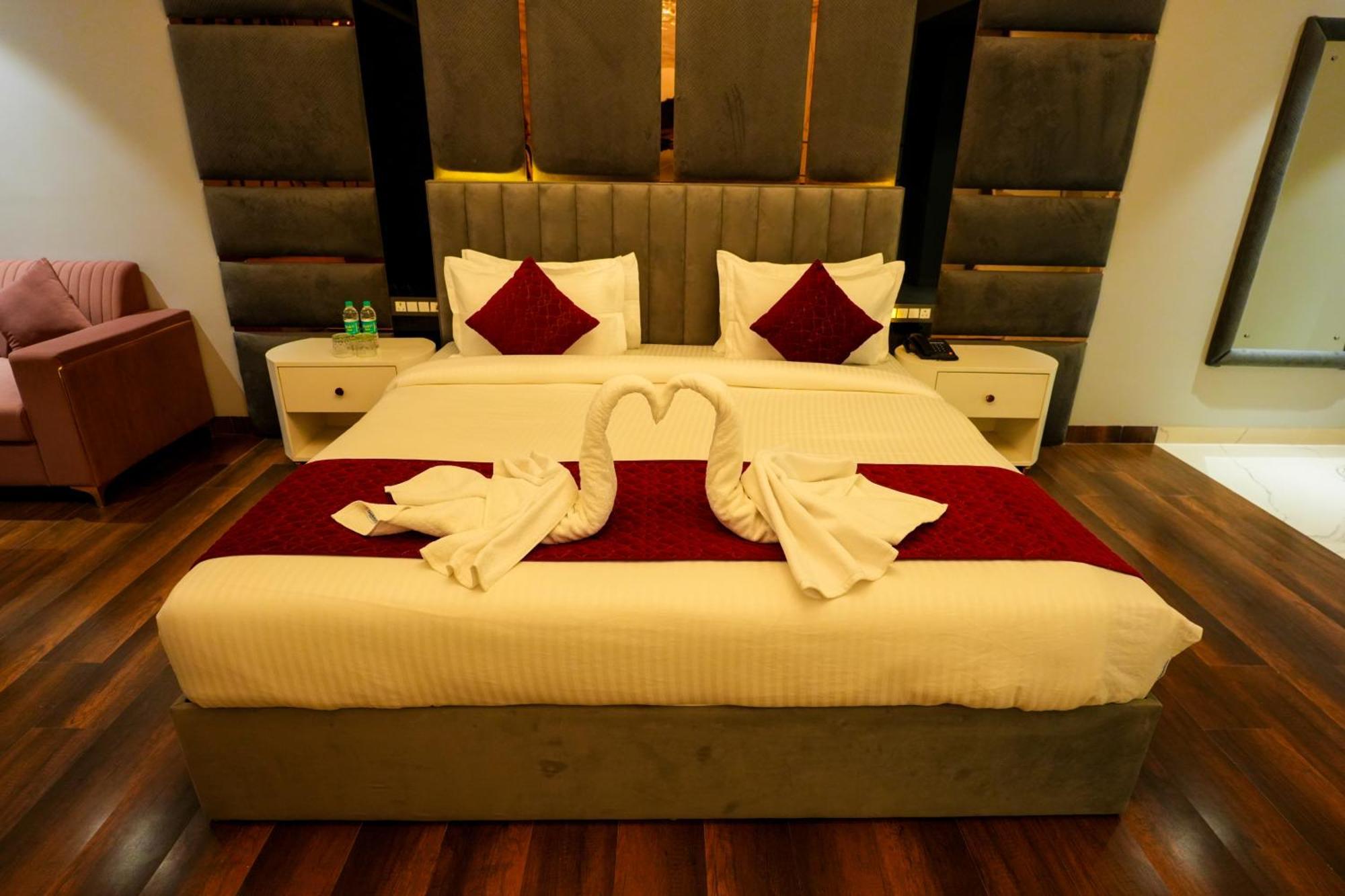 Hotel Adsan Heights Gajraula Exterior photo