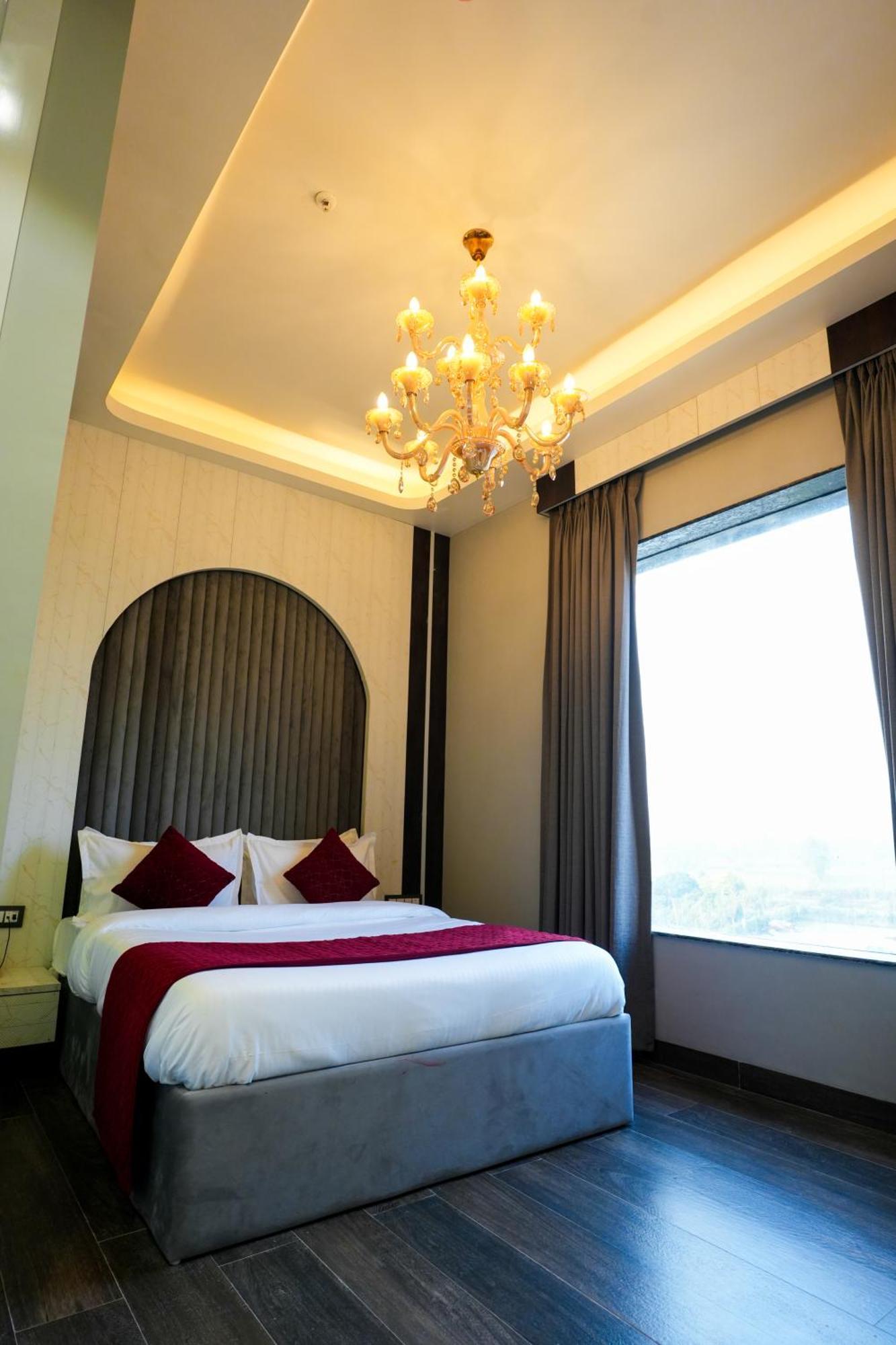 Hotel Adsan Heights Gajraula Exterior photo