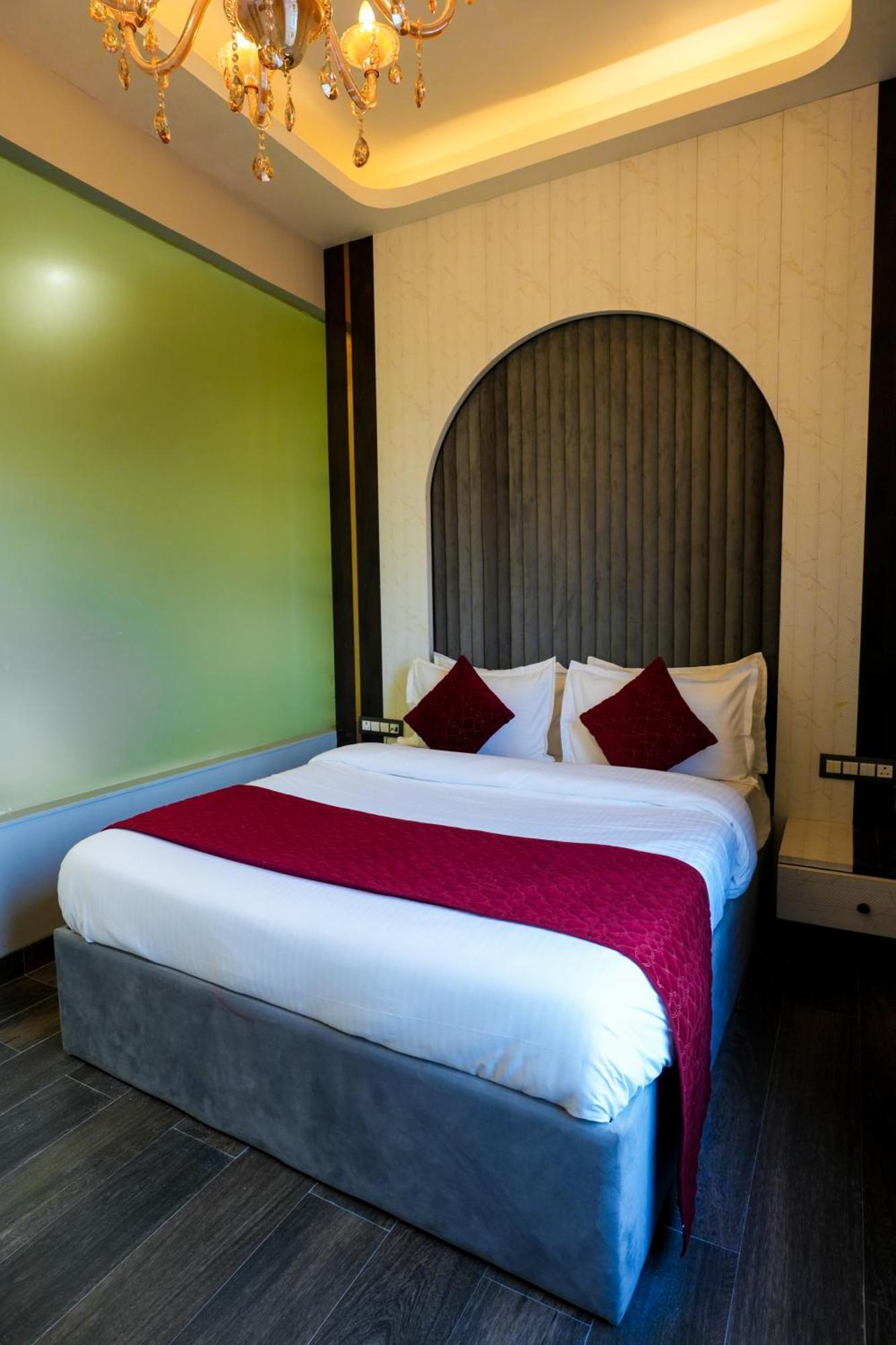 Hotel Adsan Heights Gajraula Exterior photo